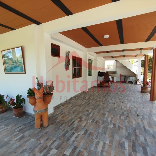 Casa en arriendo Antioquia Rionegro Rionegro 1200 m2 Habitaciones 4 Baños 1 Garajes 5 Precio $2500000