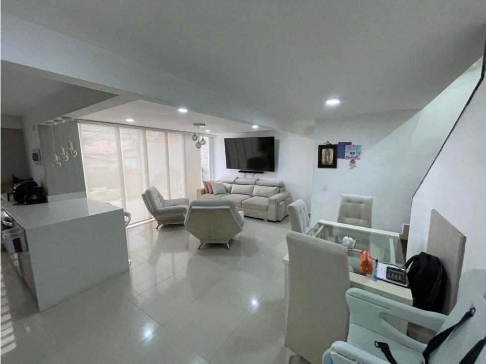 Casa en venta Antioquia Medellín Boston 150 m2 Habitaciones 4 Baños 3 Garajes 2 Precio $810000000
