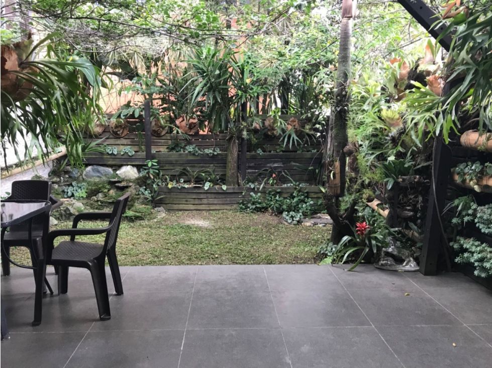 Casa en venta Antioquia Envigado El Esmeraldal 120 m2 Habitaciones 3 Baños 3 Garajes 4 Precio $1150000000