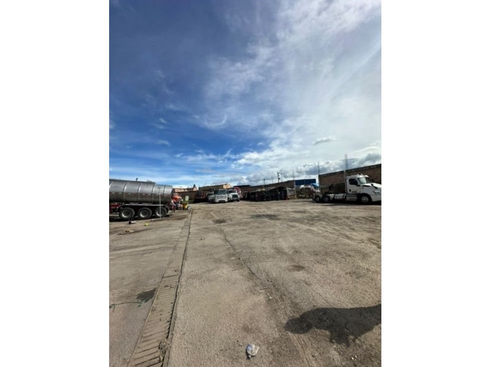 Lote en arriendo Cundinamarca Bogotá Centro Fontibon 2000 m2 Habitaciones 0 Baños 4 Garajes 0 Precio $20000000
