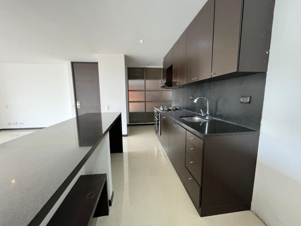 Apartamento en arriendo Antioquia Medellín Los Balsos No1 145 m2 Habitaciones 2 Baños 2 Garajes 2 Precio $7500000