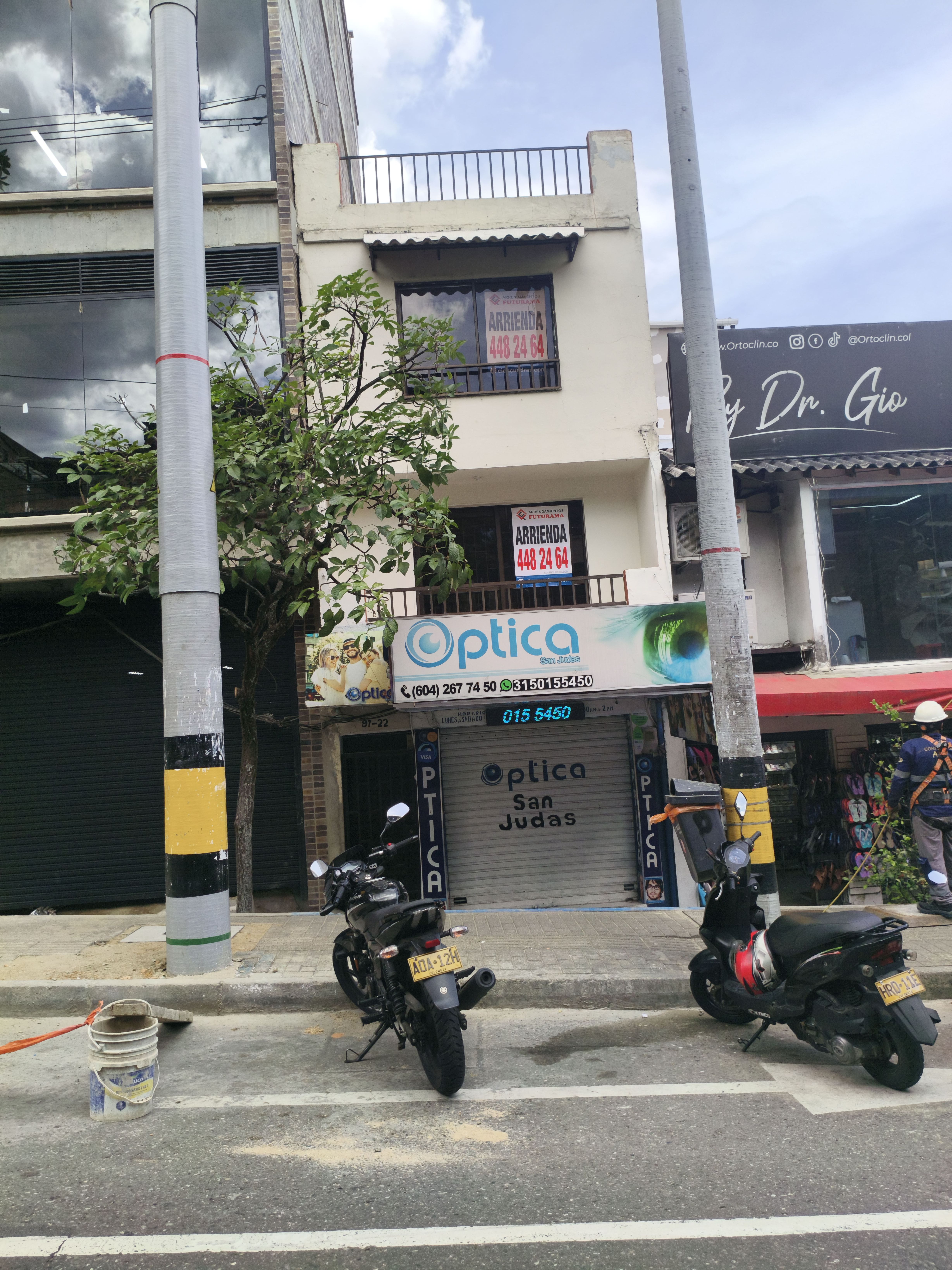 Casa en arriendo Antioquia Medellín Castilla 220 m2 Habitaciones 3 Baños 2 Garajes 0 Precio $2500000
