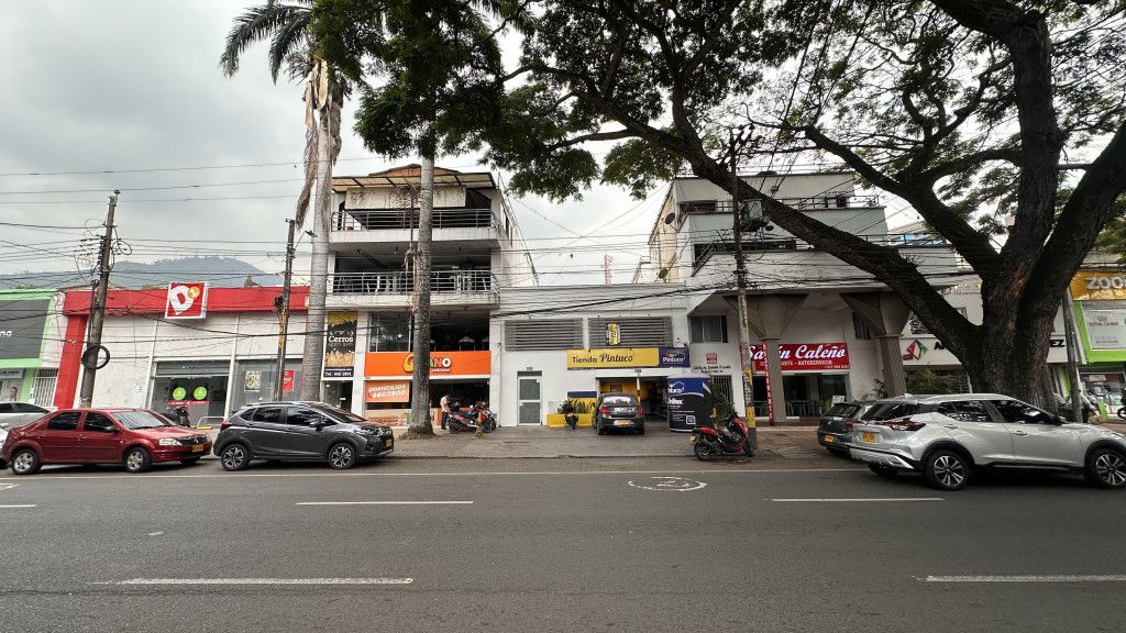 Local en arriendo Valle Del Cauca Cali Santa Mónica 320 m2 Habitaciones 0 Baños 2 Garajes 1 Precio $4600000