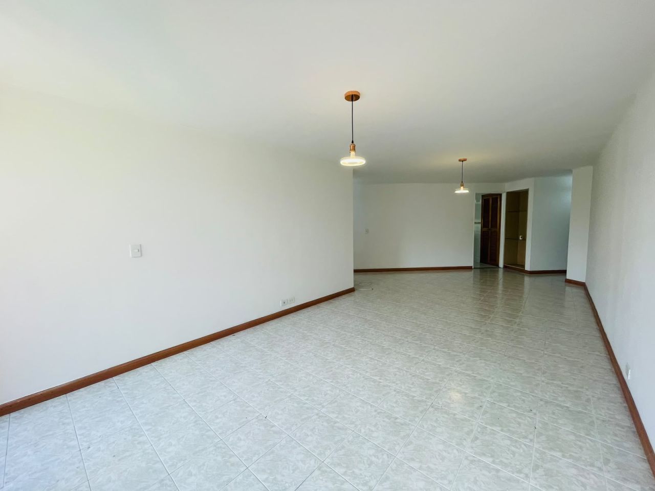 Apartamento en arriendo Antioquia Envigado Zúñiga 125 m2 Habitaciones 3 Baños 2 Garajes 1 Precio $4400000