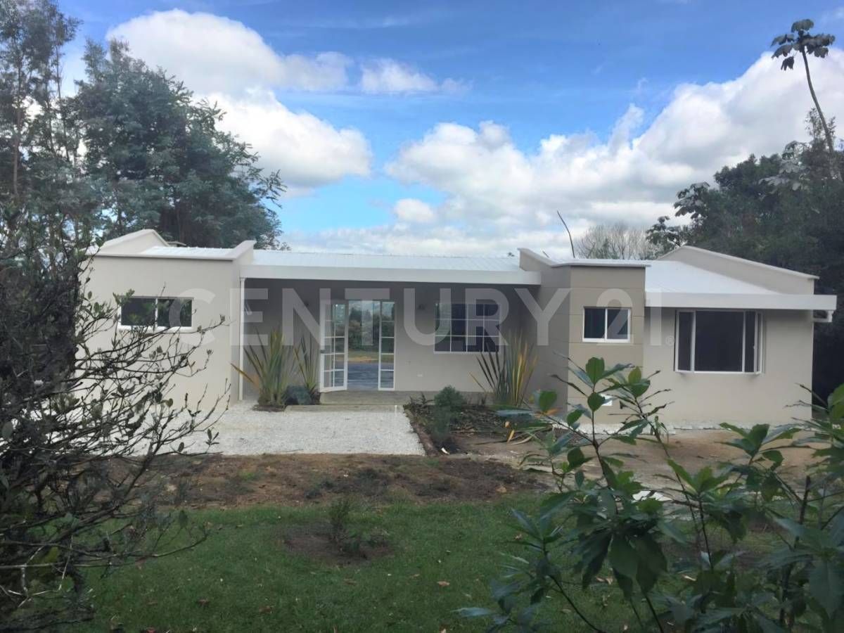 Finca en arriendo Antioquia La Ceja La Ceja 160 m2 Habitaciones 3 Baños 4 Garajes 6 Precio $4800000