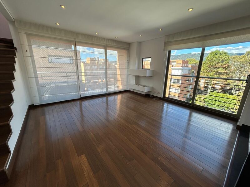 Apartamento en arriendo Cundinamarca Bogotá Santa Bibiana 130 m2 Habitaciones 4 Baños 4 Garajes 2 Precio $9000000