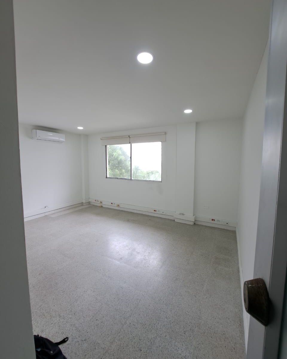 Oficina en arriendo Bolívar Cartagena Boca Grande 18 m2 Habitaciones 0 Baños 1 Garajes 0 Precio $2300000