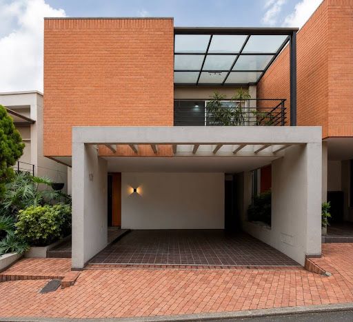 Casa en arriendo Antioquia Medellín Altos Del Poblado 235 m2 Habitaciones 4 Baños 5 Garajes 2 Precio $9500000