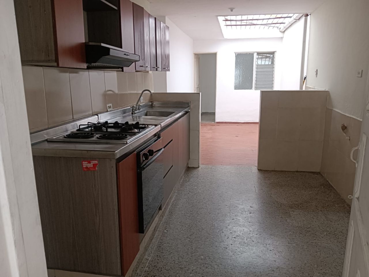 Casa en arriendo Antioquia Medellín Los Colores 205 m2 Habitaciones 4 Baños 3 Garajes 1 Precio $3800000