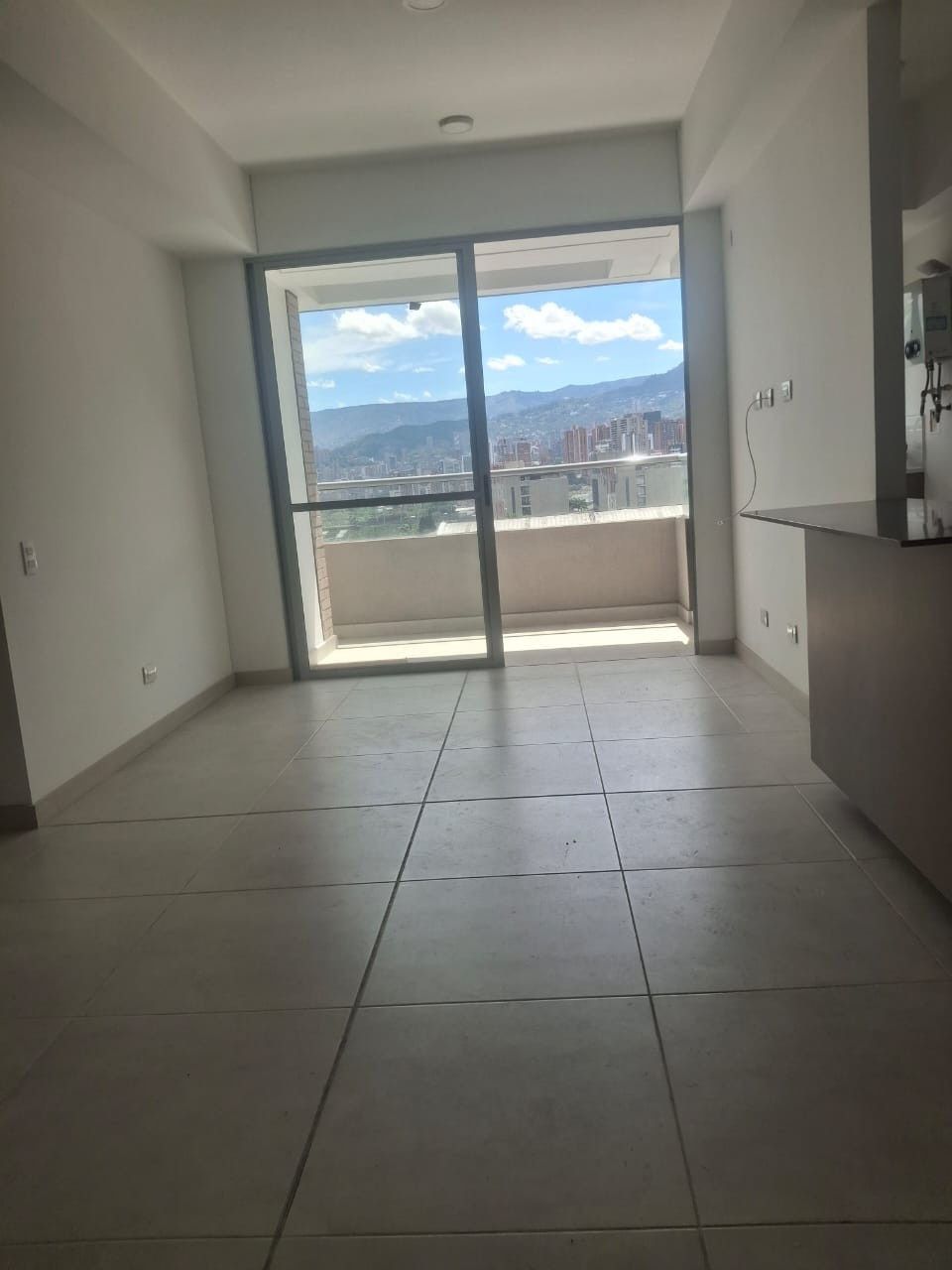 Apartamento en arriendo Antioquia Medellín Las Vegas 80 m2 Habitaciones 3 Baños 2 Garajes 2 Precio $4000000