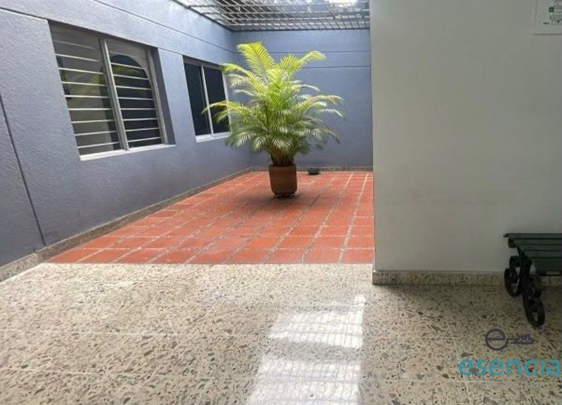 Oficina en arriendo Antioquia Medellín Los Pinos 30 m2 Habitaciones 0 Baños 1 Garajes 0 Precio $1100000
