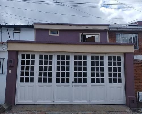 Casa en venta Cundinamarca Bogotá Minuto De Dios 152 m2 Habitaciones 4 Baños 2 Garajes 2 Precio $580000000