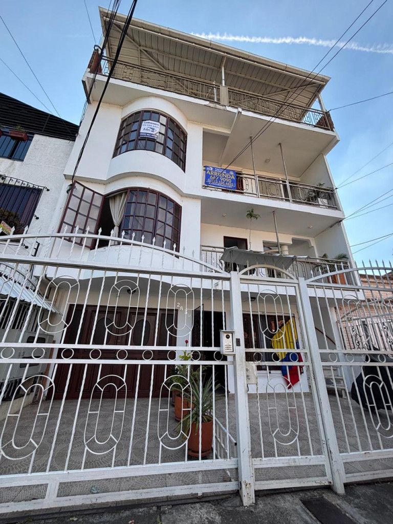 Apartamento en arriendo Valle Del Cauca Cali Urbanización Colseguros 51 m2 Habitaciones 3 Baños 2 Garajes 0 Precio $1100000