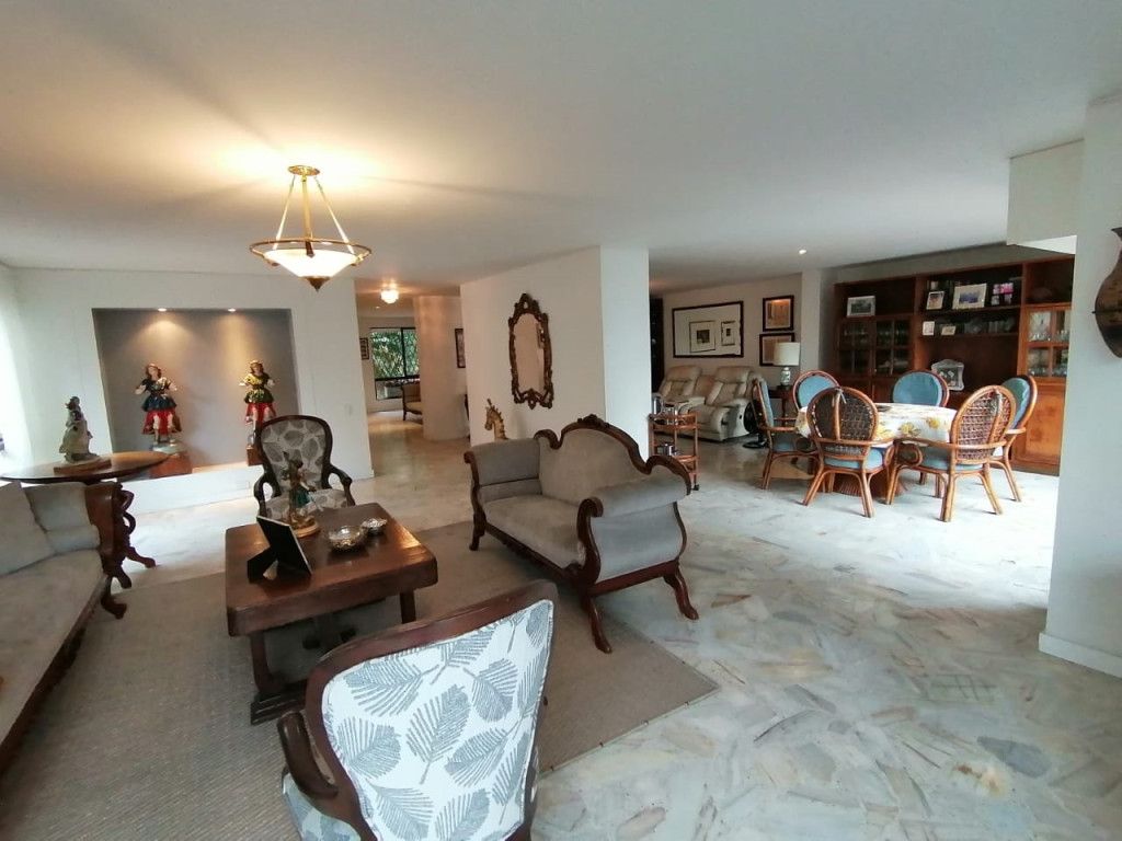 Apartamento en venta Valle Del Cauca Cali Arboledas 300 m2 Habitaciones 3 Baños 4 Garajes 0 Precio $1800000000