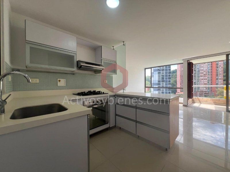 Apartamento en arriendo Antioquia Medellín El Pinal 90 m2 Habitaciones 3 Baños 2 Garajes 2 Precio $5200000