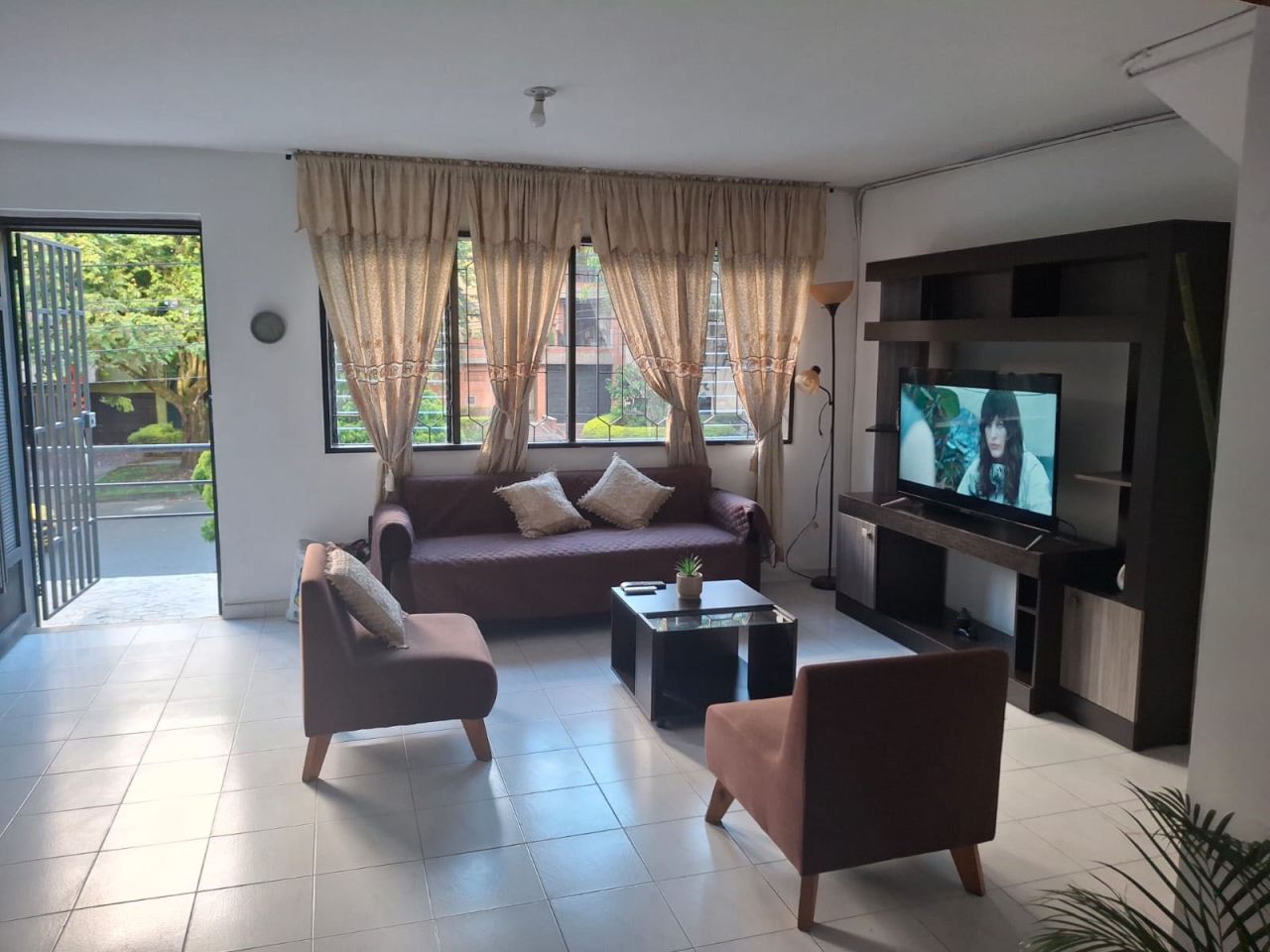 Oficina en arriendo Antioquia Medellín Santa Monica 220 m2 Habitaciones 0 Baños 4 Garajes 0 Precio $4900000