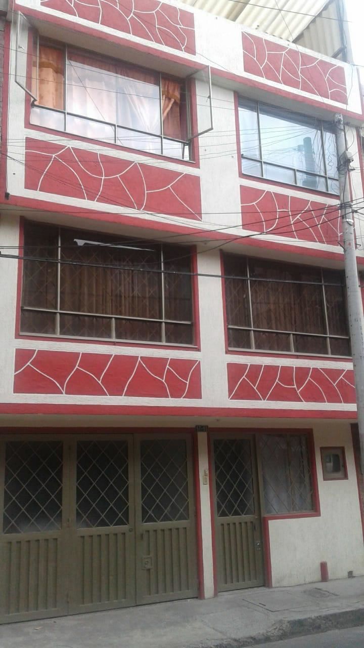 Casa en venta Cundinamarca Bogotá Villa Teresita 290 m2 Habitaciones 9 Baños 6 Garajes 1 Precio $830000000