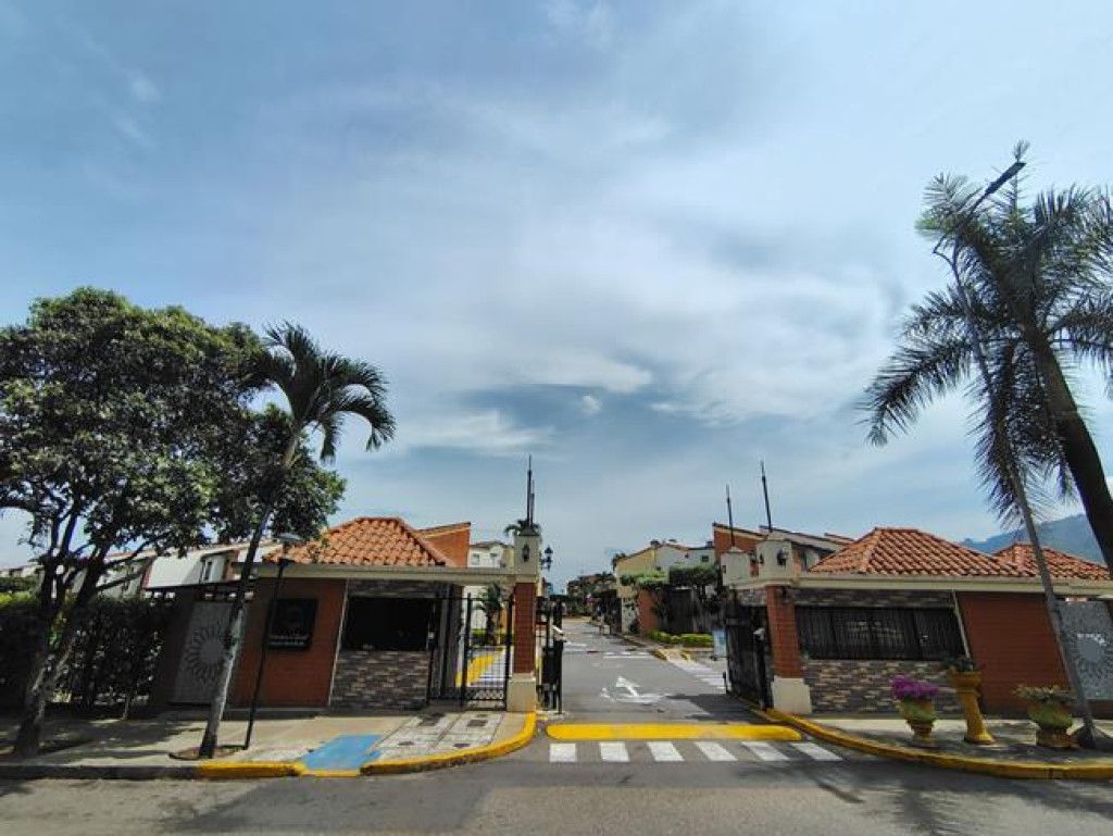 Apartamento en arriendo Santander Bucaramanga Conjunto Residencial Mirador Del Cacique 61 m2 Habitaciones 3 Baños 2 Garajes 0 Precio $1970000