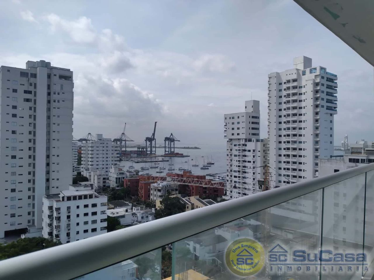 Apartamento en arriendo Bolívar Cartagena Manga 134 m2 Habitaciones 3 Baños 3 Garajes 2 Precio $6950000