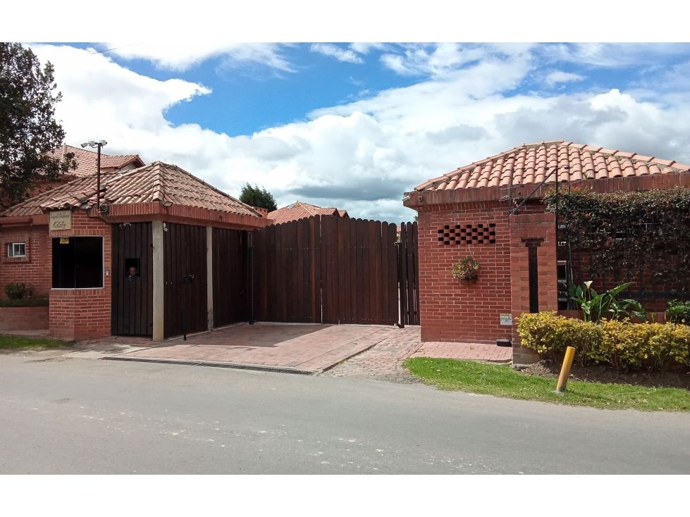 Casa en arriendo Cundinamarca Chía Cr Katati 257 m2 Habitaciones 6 Baños 8 Garajes 6 Precio $8000000