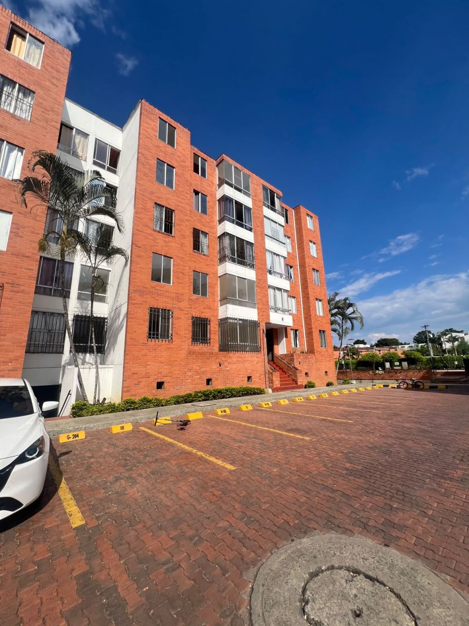Apartamento en arriendo Valle Del Cauca Cali Caney 80 m2 Habitaciones 3 Baños 2 Garajes 1 Precio $1700000