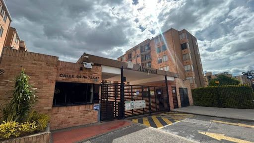Apartamento en arriendo Cundinamarca Bogotá Club Los Lagartos 60 m2 Habitaciones 3 Baños 2 Garajes 1 Precio $2200000
