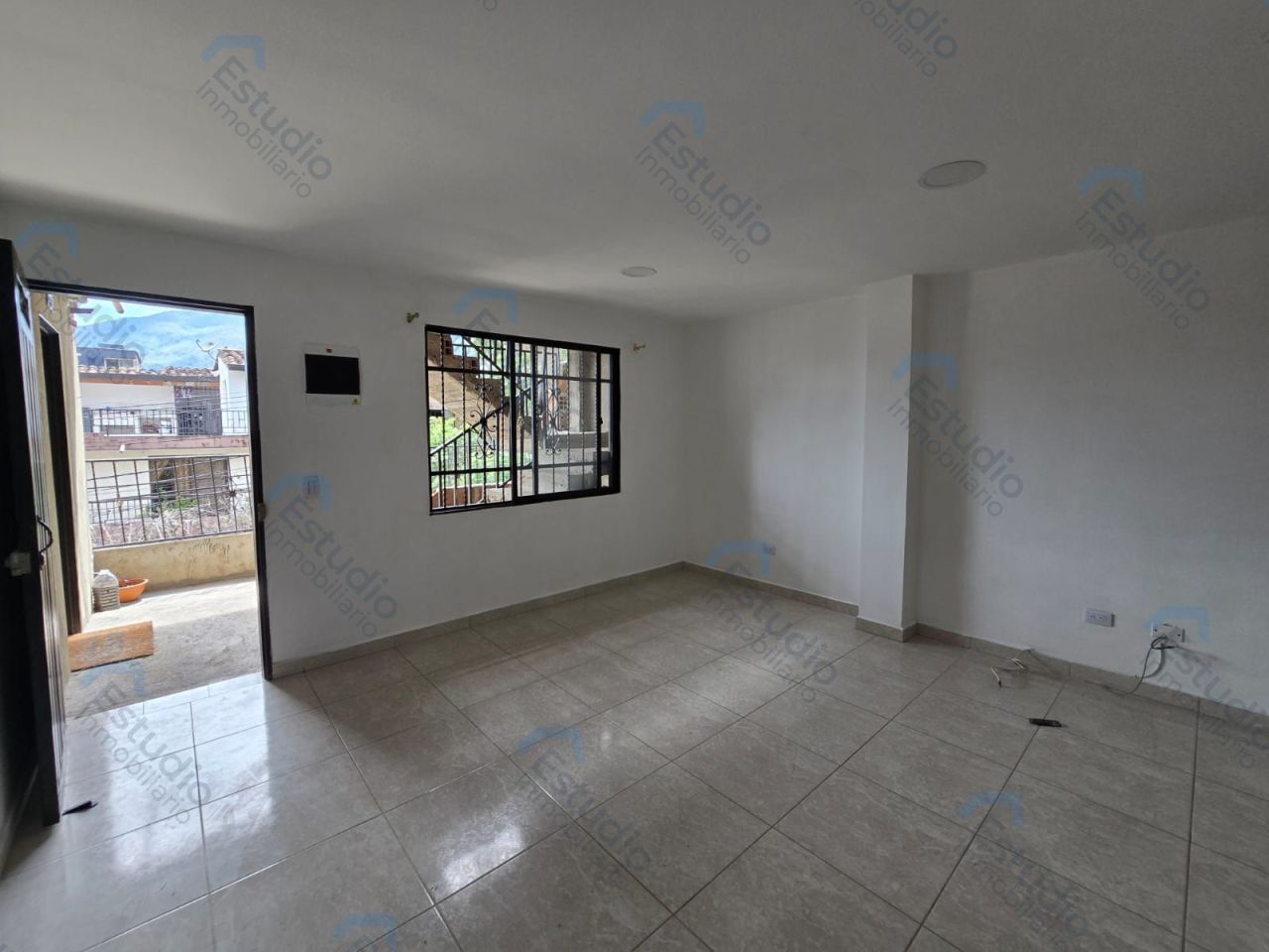 Apartamento en arriendo Antioquia Medellín La Milagrosa 80 m2 Habitaciones 3 Baños 0 Garajes 0 Precio $2200000