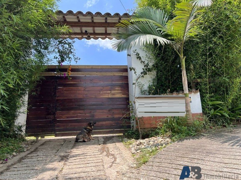 Casa en arriendo Antioquia La Estrella Vereda La Tablacita 500 m2 Habitaciones 3 Baños 3 Garajes 6 Precio $4990000