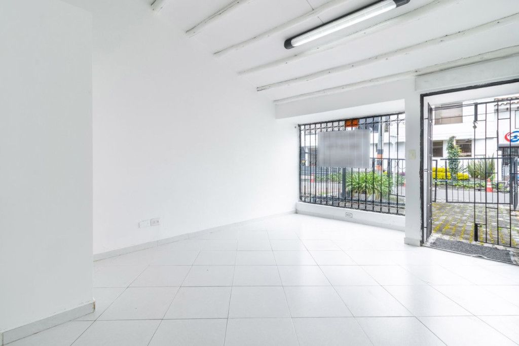 Oficina en arriendo Cundinamarca Bogotá Molinos Norte 120 m2 Habitaciones 0 Baños 2 Garajes 4 Precio $4800000