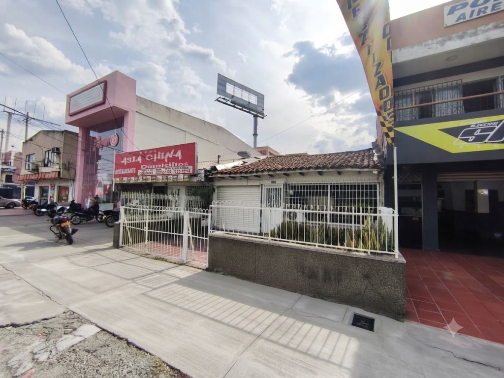 Local en arriendo Valle Del Cauca Cali Los Cámbulos 35 m2 Habitaciones 0 Baños 1 Garajes 1 Precio $3000000