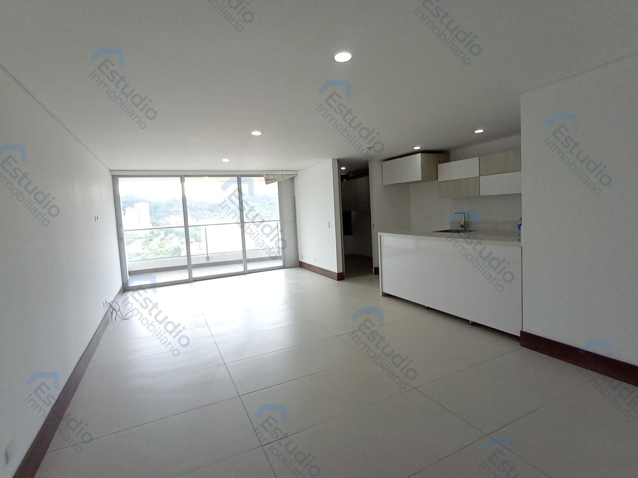 Apartamento en arriendo Antioquia Sabaneta Escobar 130 m2 Habitaciones 3 Baños 4 Garajes 1 Precio $4800000