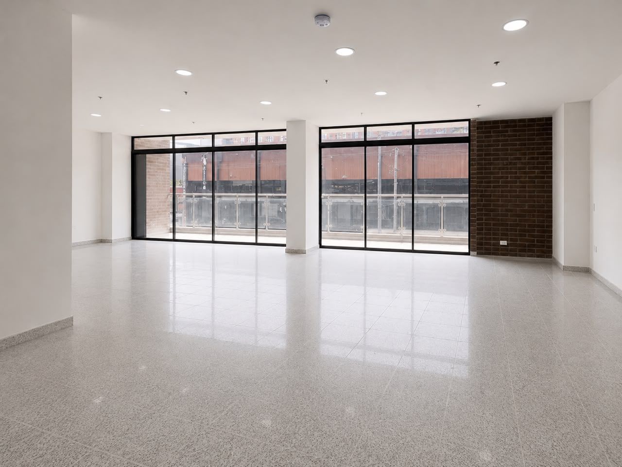 Oficina en arriendo Antioquia Sabaneta Restrepo Naranjo 152 m2 Habitaciones 0 Baños 2 Garajes 0 Precio $9000000