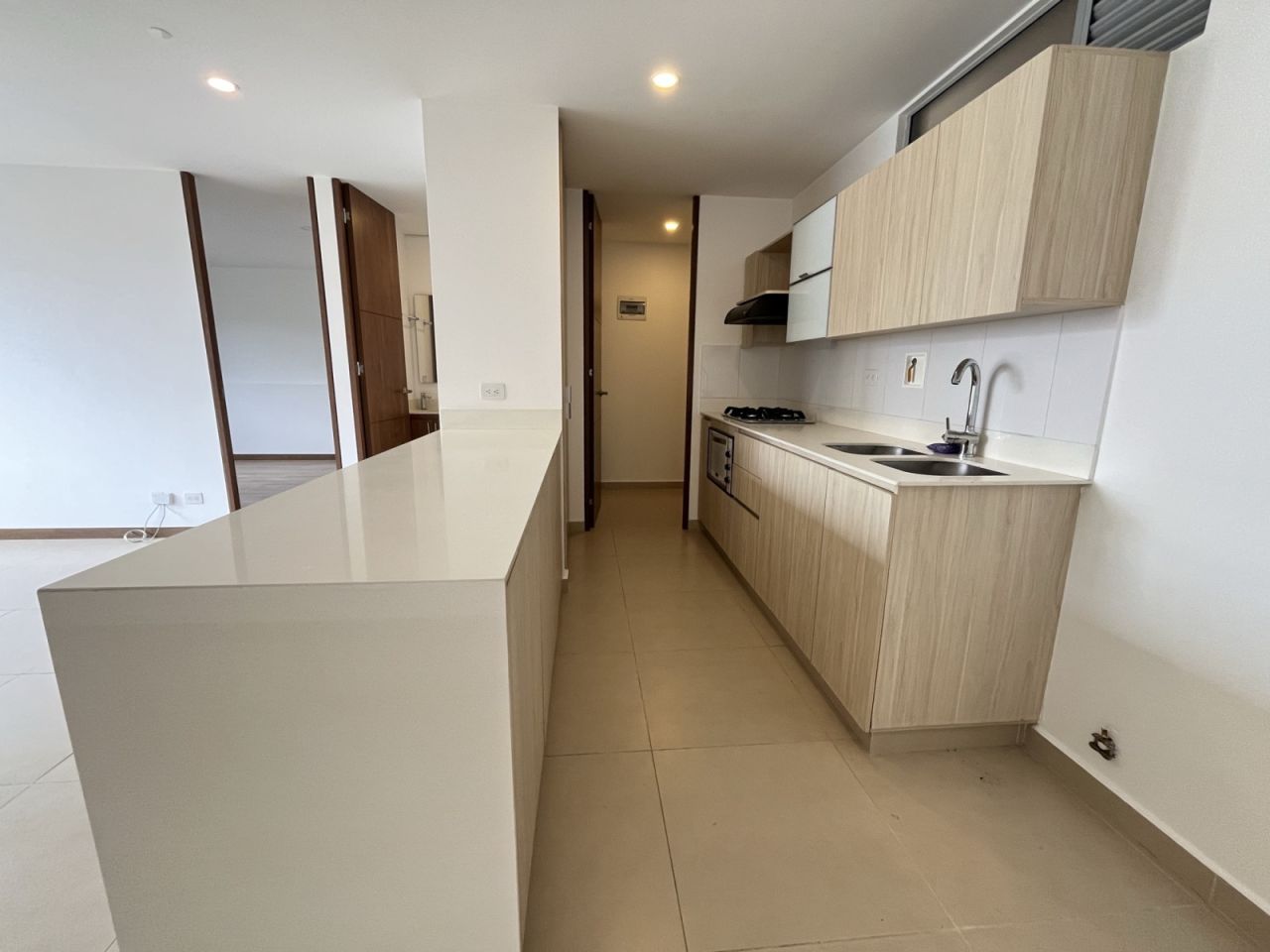 Apartaestudio en arriendo Antioquia Medellín Los Balsos No2 65 m2 Habitaciones 1 Baños 2 Garajes 1 Precio $4700000