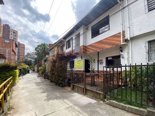 Casa en arriendo Antioquia Medellín Los Naranjos 1 m2 Habitaciones 2 Baños 1 Garajes 0 Precio $6500000