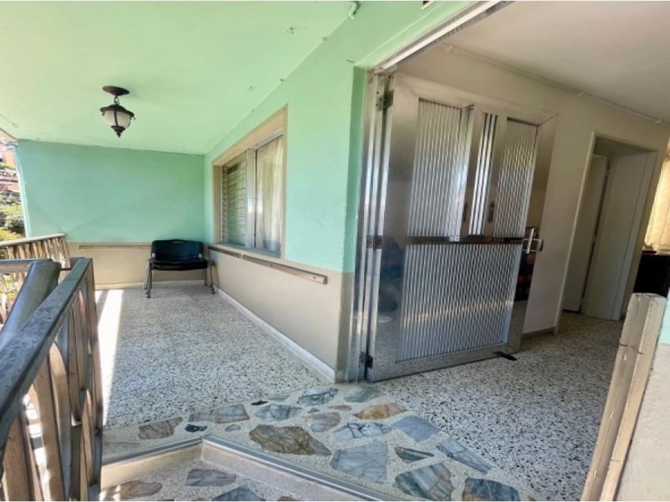Casa en venta Antioquia Envigado Las Flores 106 m2 Habitaciones 4 Baños 2 Garajes 0 Precio $750000000