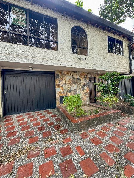Casa en arriendo Antioquia Medellín La Gloria 140 m2 Habitaciones 4 Baños 4 Garajes 1 Precio $3500000
