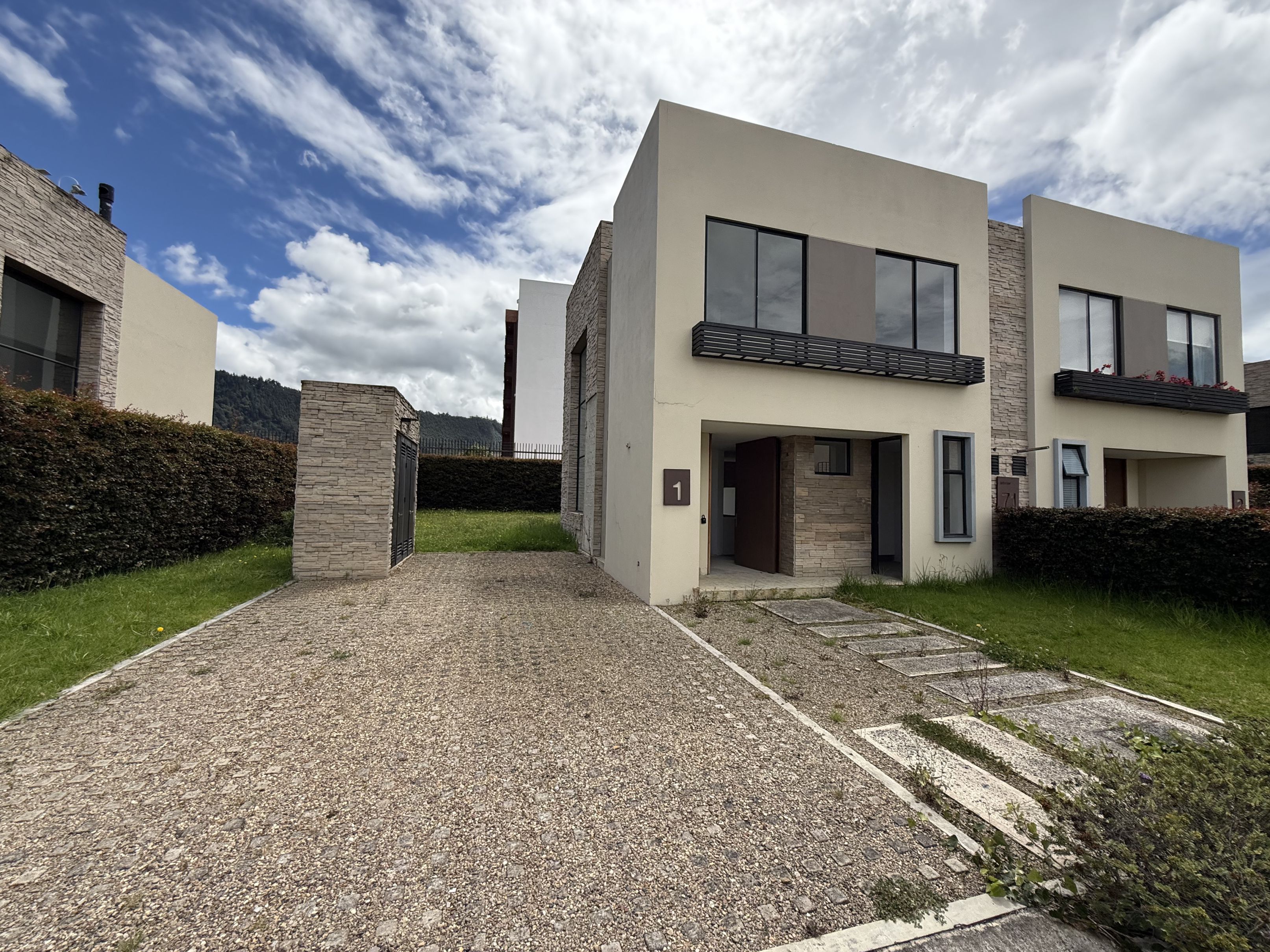 Casa en venta Cundinamarca Cajicá Vda Canelon 158 m2 Habitaciones 3 Baños 3 Garajes 2 Precio $945676000