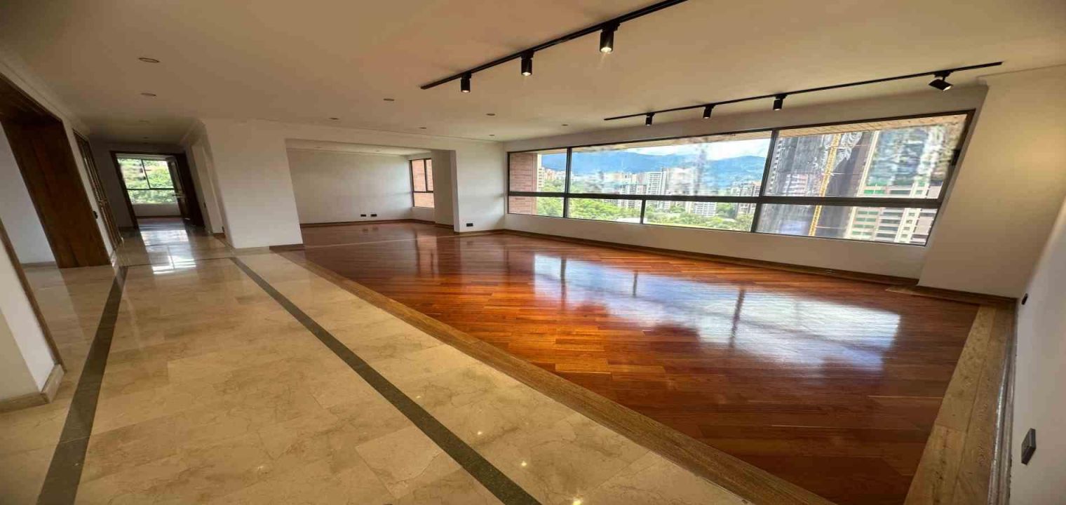 Apartamento en arriendo Antioquia Medellín El Salvador 212 m2 Habitaciones 4 Baños 5 Garajes 2 Precio $9300000