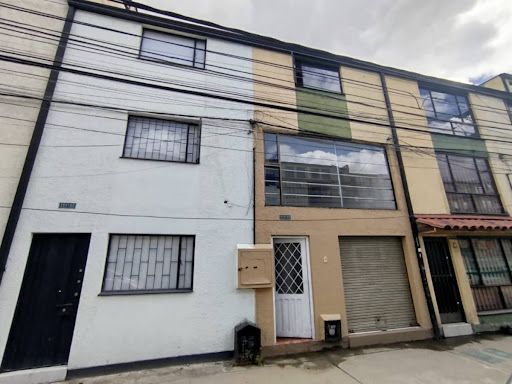 Apartamento en arriendo Cundinamarca Bogotá Villas De Granada Et I 96 m2 Habitaciones 4 Baños 2 Garajes 0 Precio $1500000