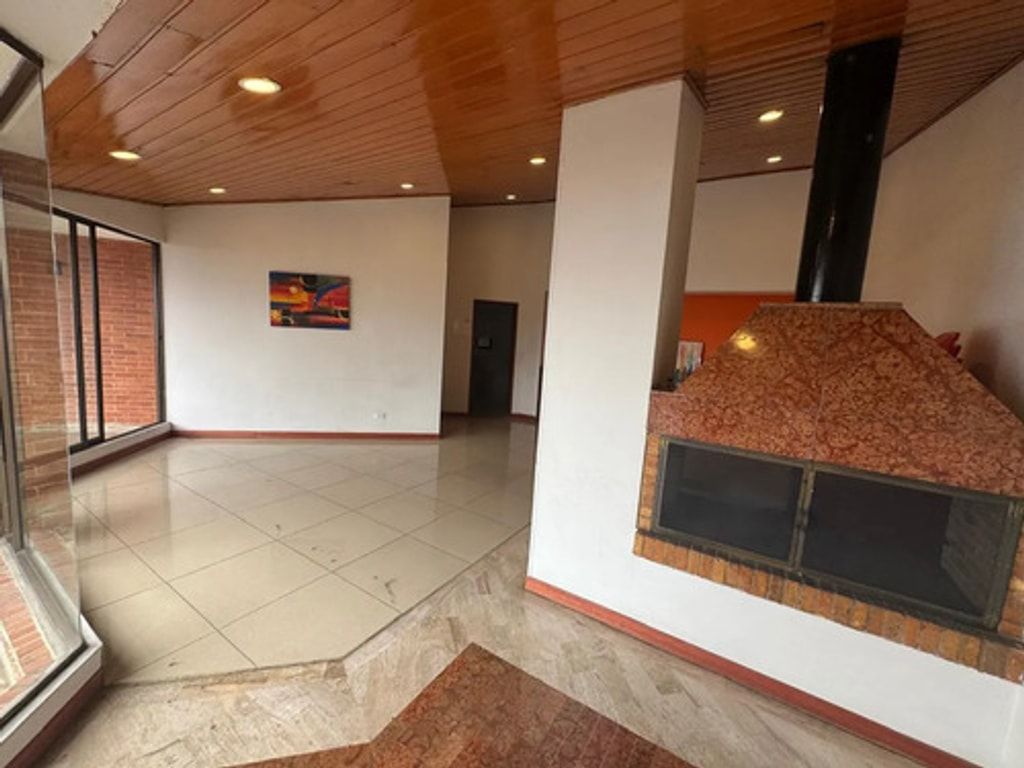 Apartamento en arriendo Cundinamarca Bogotá Los Rosales 128 m2 Habitaciones 2 Baños 3 Garajes 2 Precio $9432000