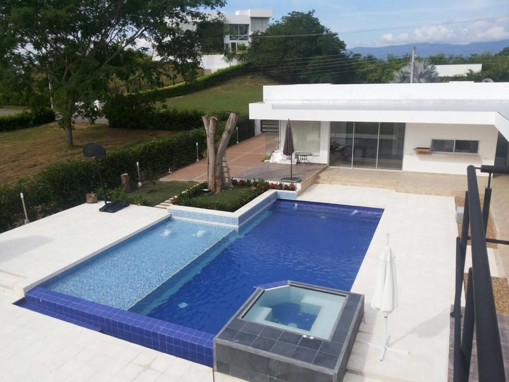 Casa Campestre en venta Tolima Carmen De Apicalá Lusitania 230 m2 Habitaciones 5 Baños 6 Garajes 4 Precio $730000000