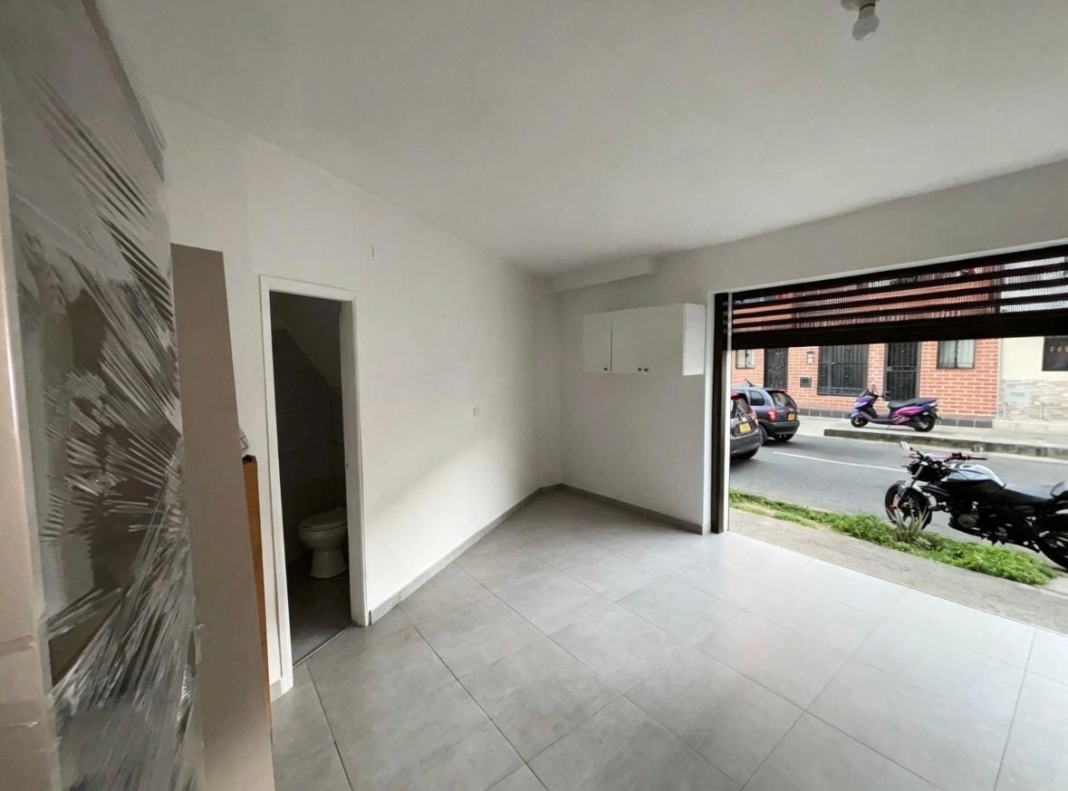 Local en arriendo Antioquia Itagüí Samaria Et I 32 m2 Habitaciones 0 Baños 1 Garajes 0 Precio $1800000