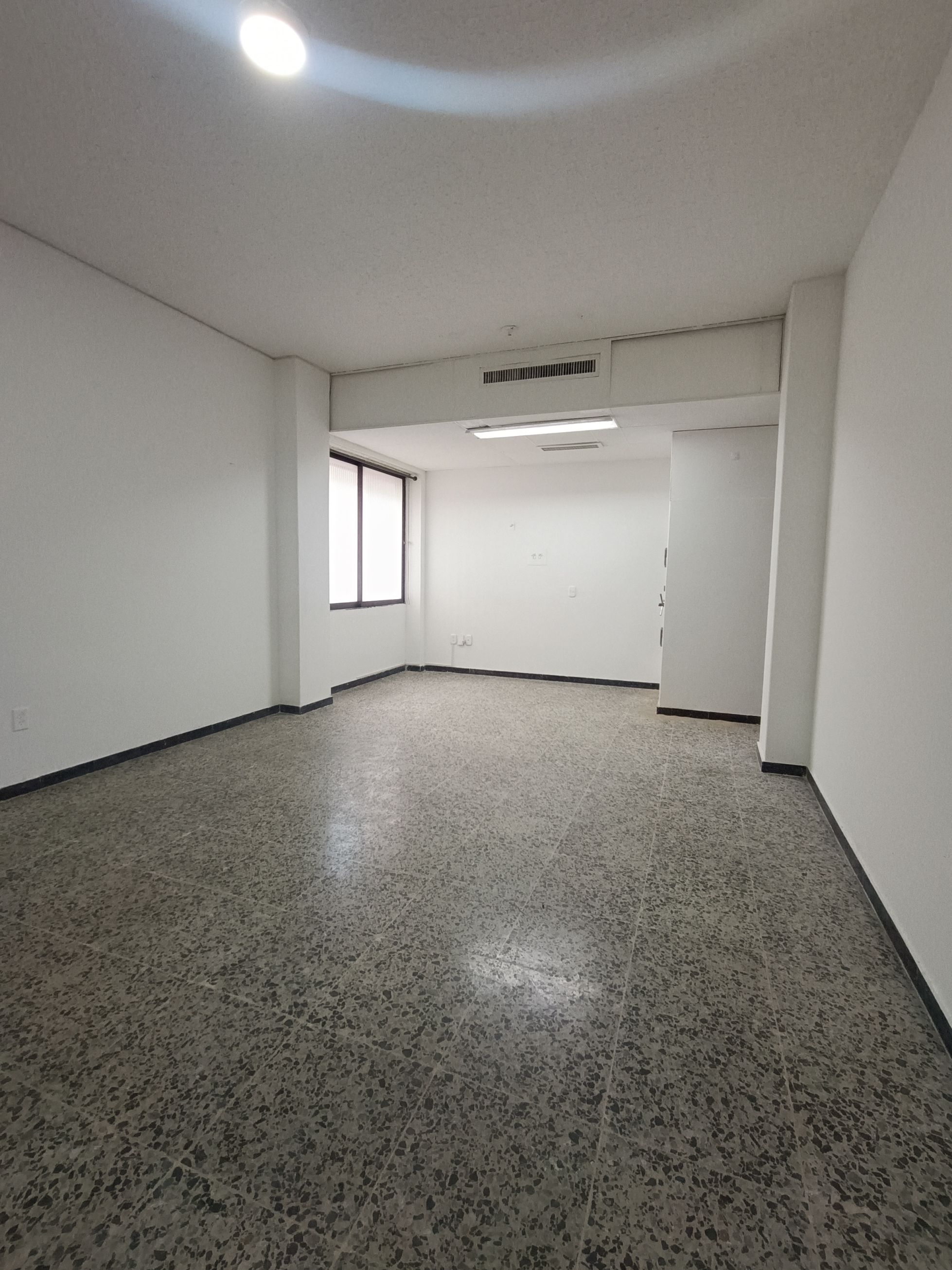 Local en arriendo Santander Bucaramanga Antonia Santos Centro 26 m2 Habitaciones 0 Baños 1 Garajes 0 Precio $1018900