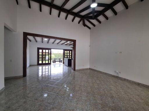 Casa Campestre en arriendo Antioquia Rionegro Rionegro 400 m2 Habitaciones 4 Baños 4 Garajes 2 Precio $10000000