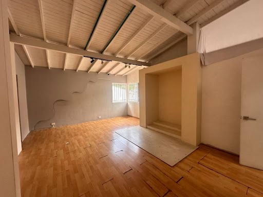 Local en arriendo Antioquia Medellín Patio Bonito 110 m2 Habitaciones 0 Baños 2 Garajes 2 Precio $10000000