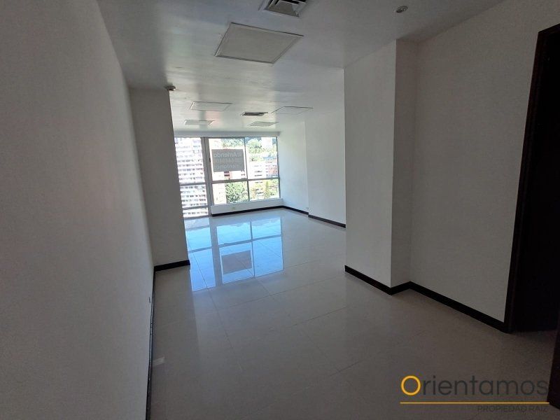 Oficina en arriendo Antioquia Medellín Los Naranjos 34 m2 Habitaciones 0 Baños 1 Garajes 1 Precio $4200000