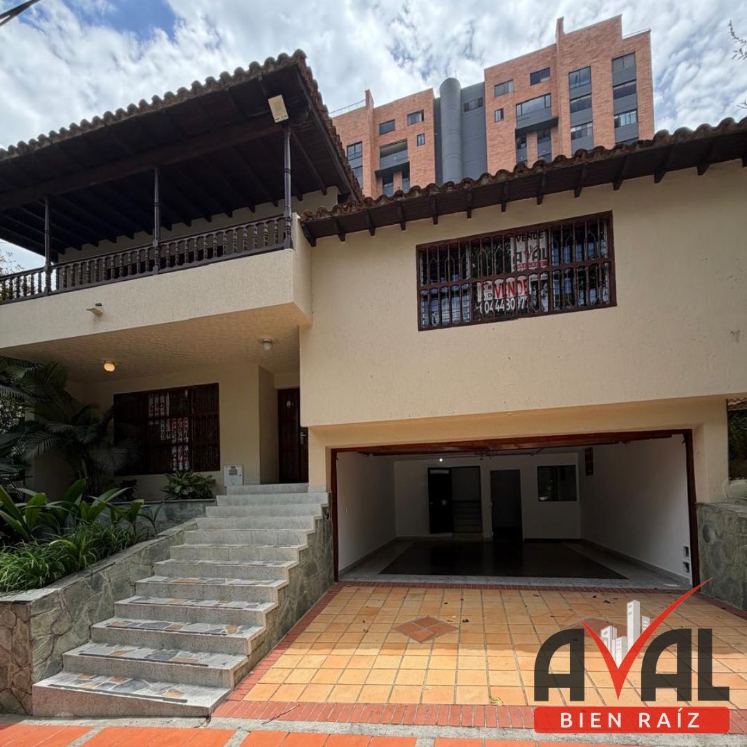 Casa en arriendo o venta Antioquia Medellín Las Lomas No 1 450 m2 Habitaciones 5 Baños 4 Garajes 2 Precio venta $4700000000 Precio arriendo $23000000
