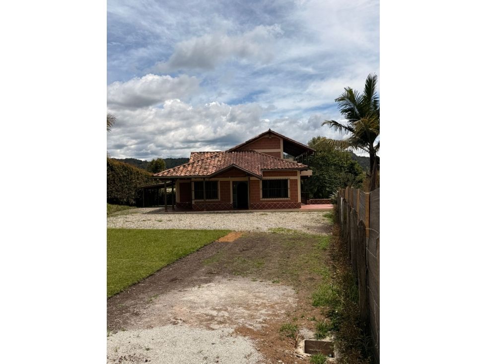 Casa Campestre en arriendo Antioquia Rionegro Rionegro 260 m2 Habitaciones 4 Baños 3 Garajes 1 Precio $5900000