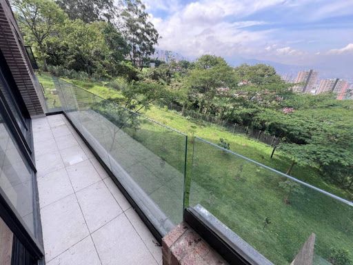Apartaestudio en venta Antioquia Medellín Altos Del Poblado 63 m2 Habitaciones 1 Baños 2 Garajes 2 Precio $756000000