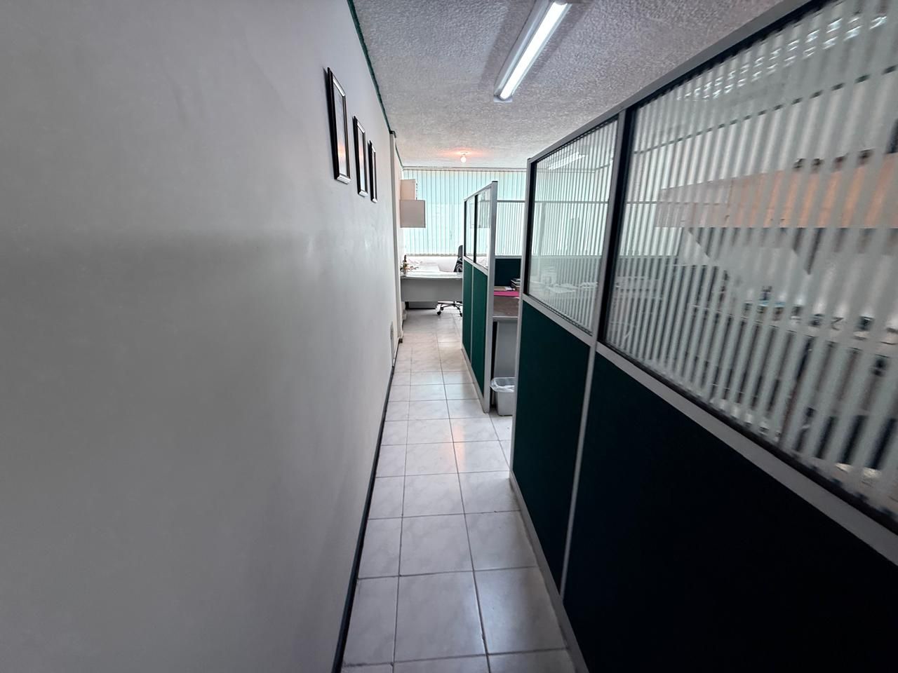Oficina en arriendo o venta Santander Bucaramanga Centro 32 m2 Habitaciones 0 Baños 1 Garajes 0 Precio venta $200000000 Precio arriendo $1300000